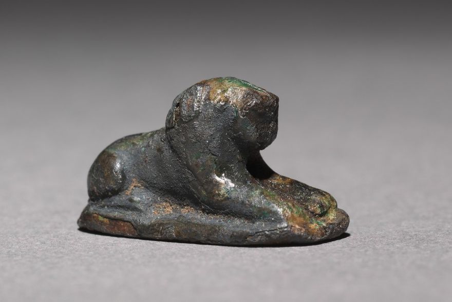Recumbent Lion Beads