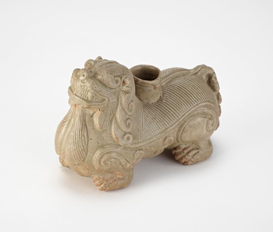 Yue ware vessel in the shape of a chimera (bixie)